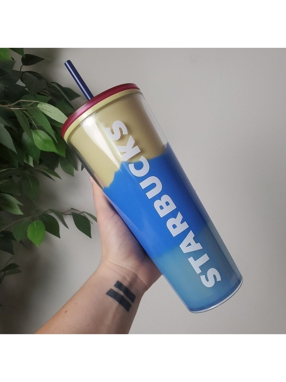 Starbucks Venti 24 oz Ombre Color Changing Tumbler 2020